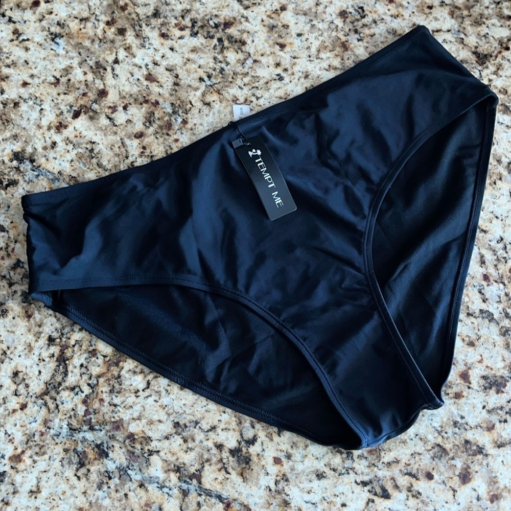 NWT Tempt Me black swim bottoms 20w
